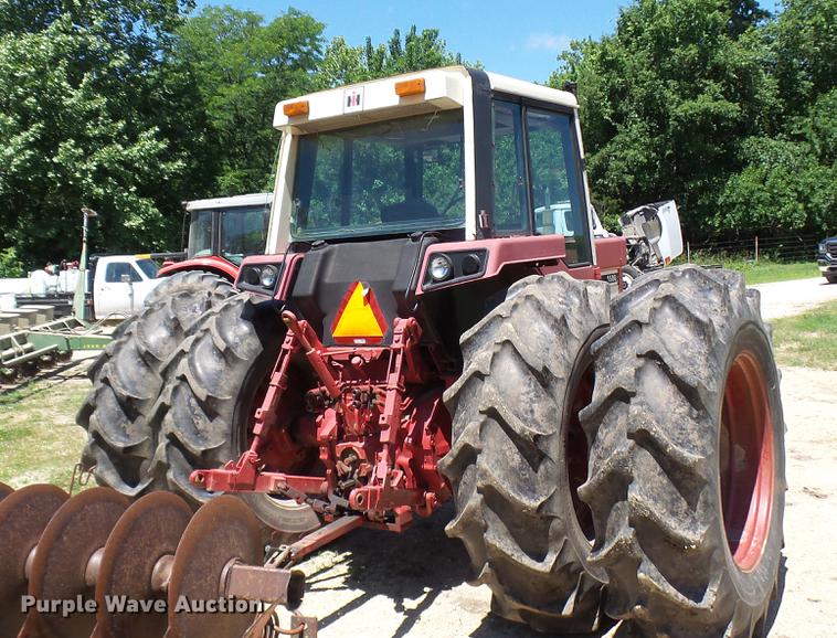 image for item DX9357 1980 International 1586 tractor