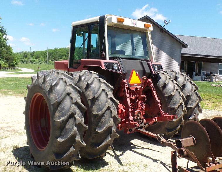 image for item DX9357 1980 International 1586 tractor