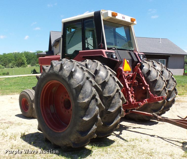 image for item DX9357 1980 International 1586 tractor