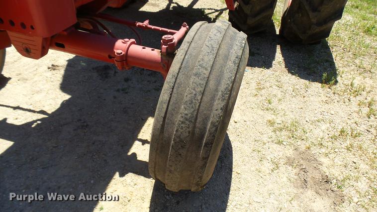 image for item DX9357 1980 International 1586 tractor