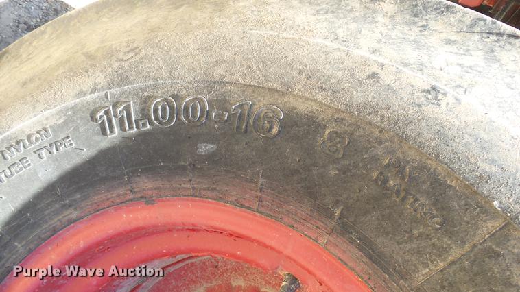 image for item DX9357 1980 International 1586 tractor