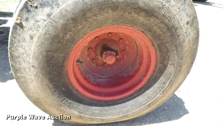 image for item DX9357 1980 International 1586 tractor