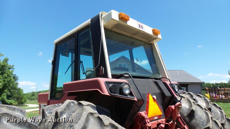 image for item DX9357 1980 International 1586 tractor