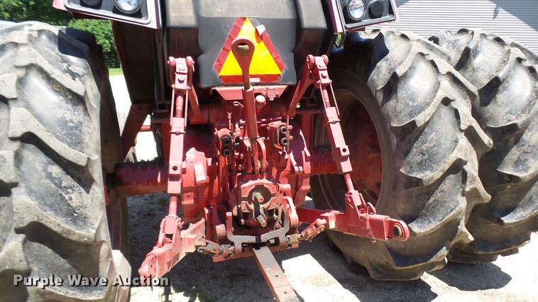 image for item DX9357 1980 International 1586 tractor