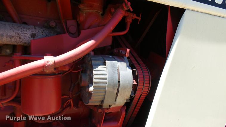 image for item DX9357 1980 International 1586 tractor