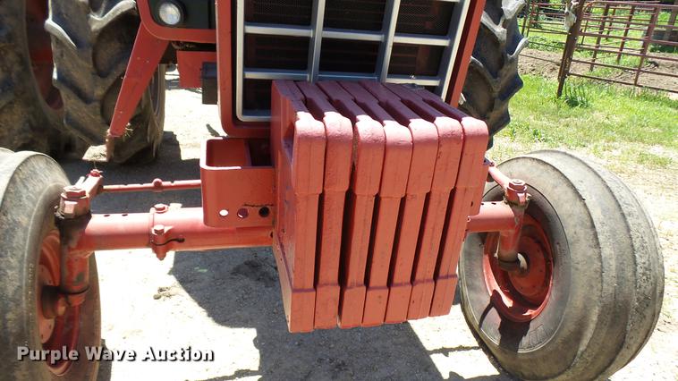 image for item DX9357 1980 International 1586 tractor
