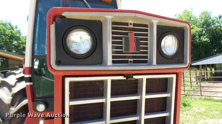 image for item DX9357 1980 International 1586 tractor