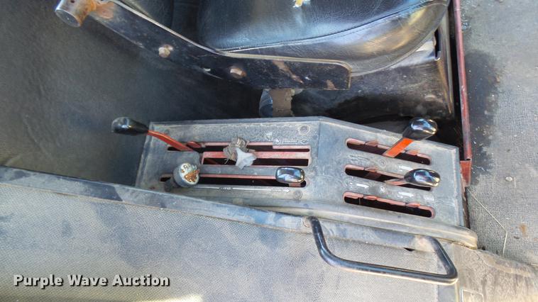 image for item DX9357 1980 International 1586 tractor