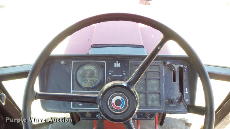 image for item DX9357 1980 International 1586 tractor