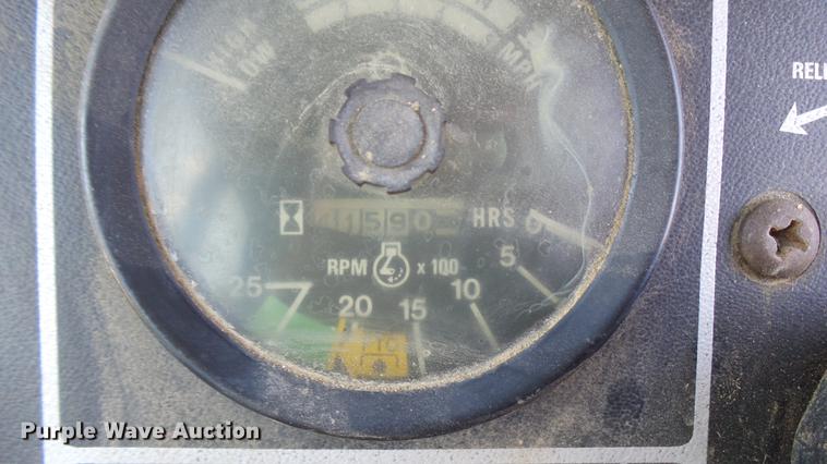 image for item DX9357 1980 International 1586 tractor