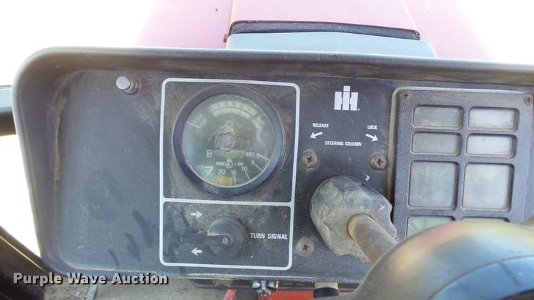 image for item DX9357 1980 International 1586 tractor