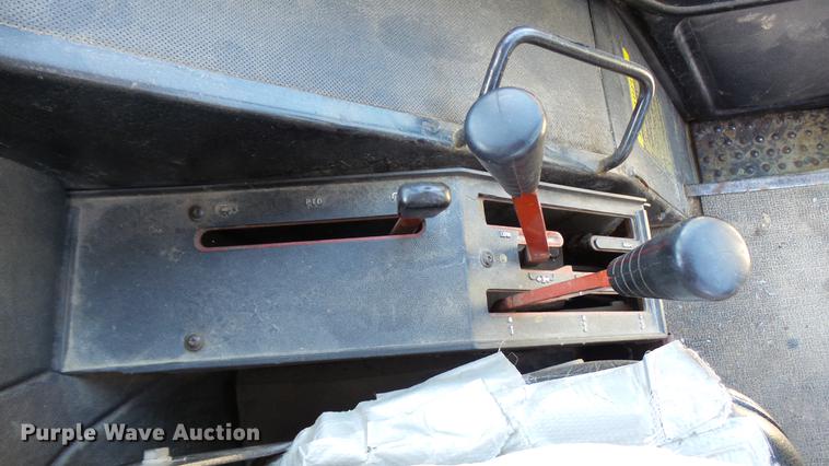 image for item DX9357 1980 International 1586 tractor