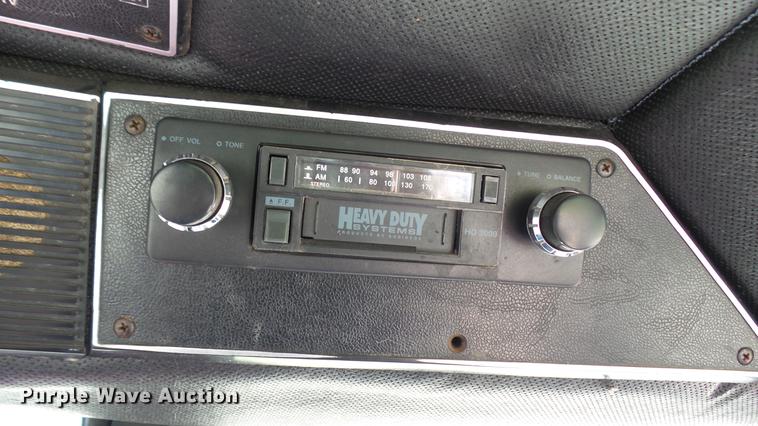 image for item DX9357 1980 International 1586 tractor