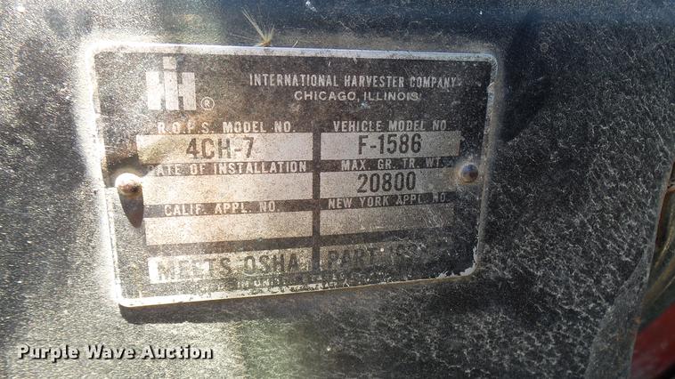 image for item DX9357 1980 International 1586 tractor