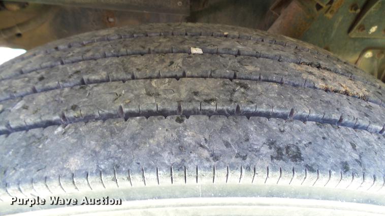 image for item DX9359 1992 International 8300 semi truck