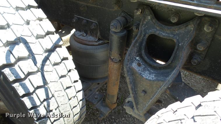 image for item DX9359 1992 International 8300 semi truck