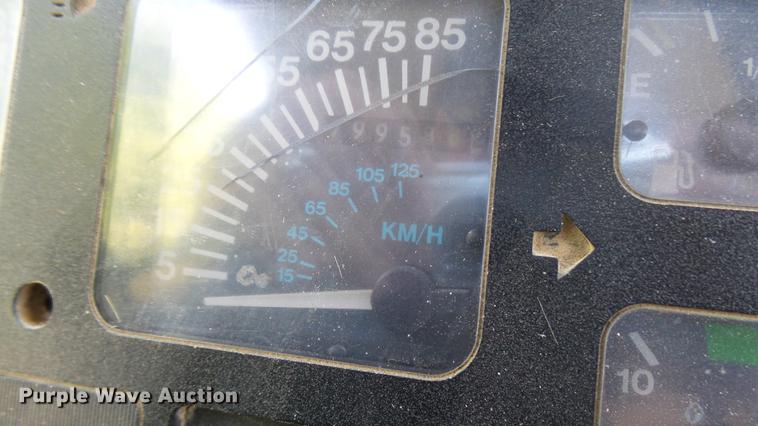 image for item DX9359 1992 International 8300 semi truck