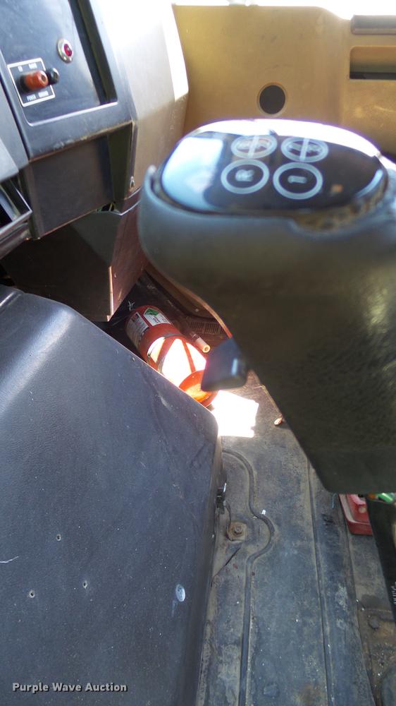 image for item DX9359 1992 International 8300 semi truck