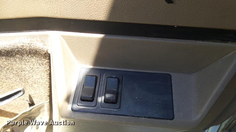 image for item DX9359 1992 International 8300 semi truck