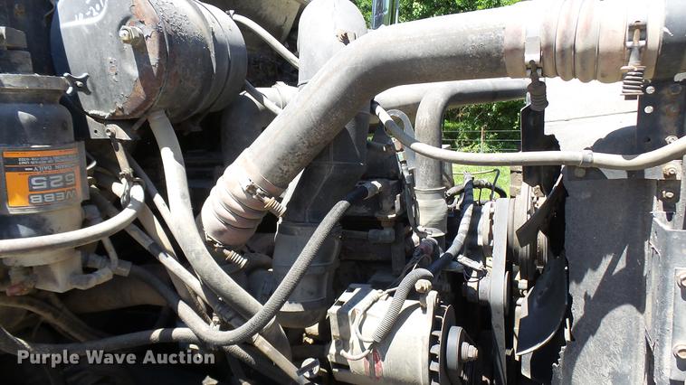 image for item DX9359 1992 International 8300 semi truck