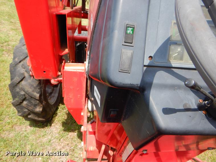 image for item EI9176 2005 McCormick C90 tractor