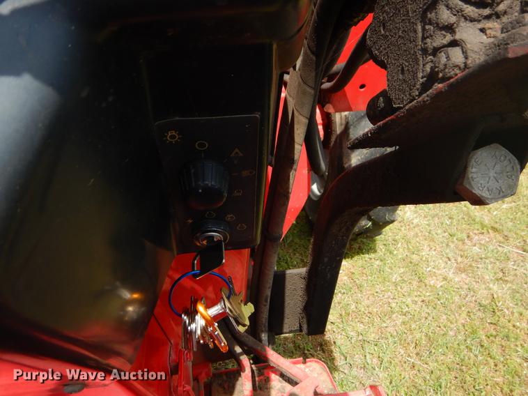 image for item EI9176 2005 McCormick C90 tractor