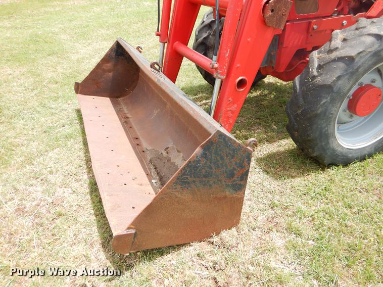 image for item EI9176 2005 McCormick C90 tractor