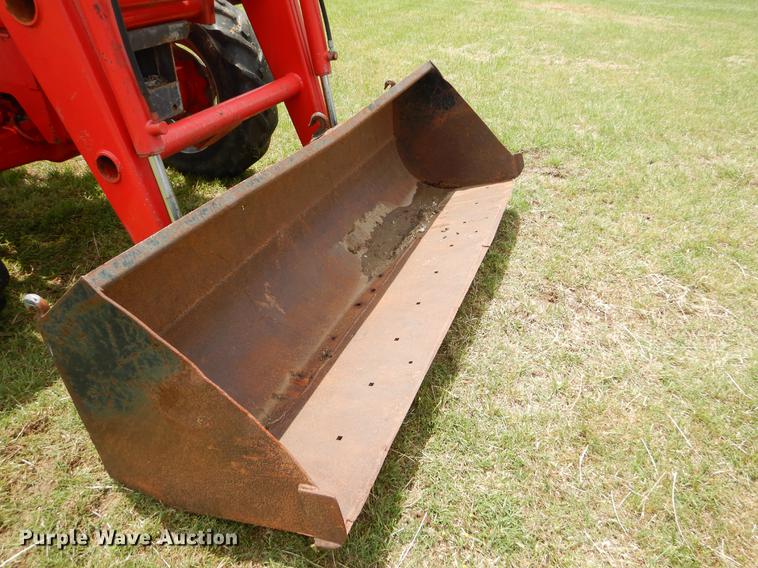 image for item EI9176 2005 McCormick C90 tractor