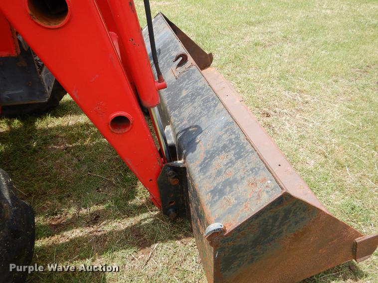 image for item EI9176 2005 McCormick C90 tractor