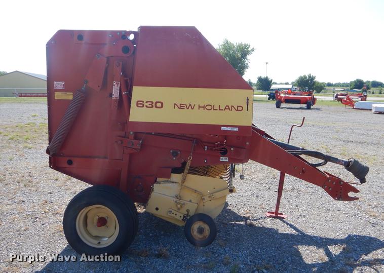 image for item EI9248 New Holland 630 round baler