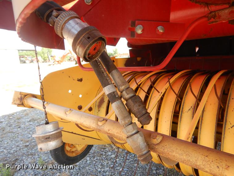 image for item EI9248 New Holland 630 round baler