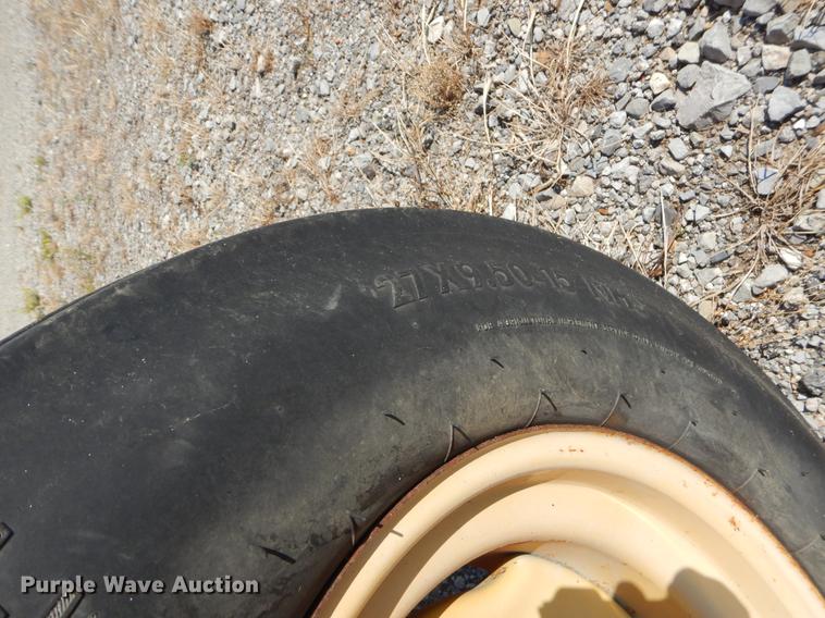 image for item EI9248 New Holland 630 round baler