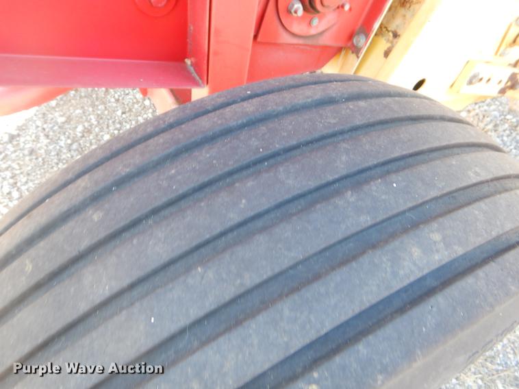 image for item EI9248 New Holland 630 round baler