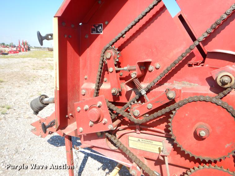 image for item EI9248 New Holland 630 round baler