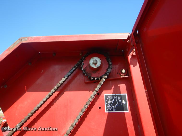 image for item EI9248 New Holland 630 round baler