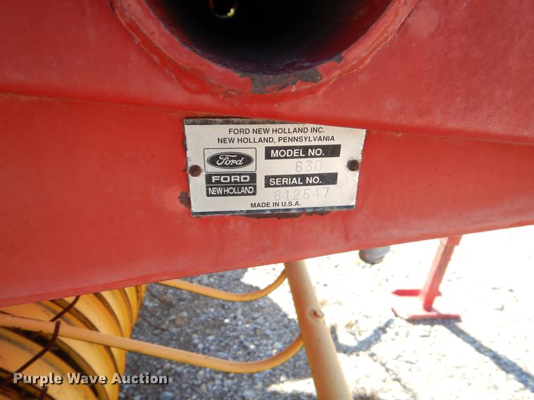 image for item EI9248 New Holland 630 round baler