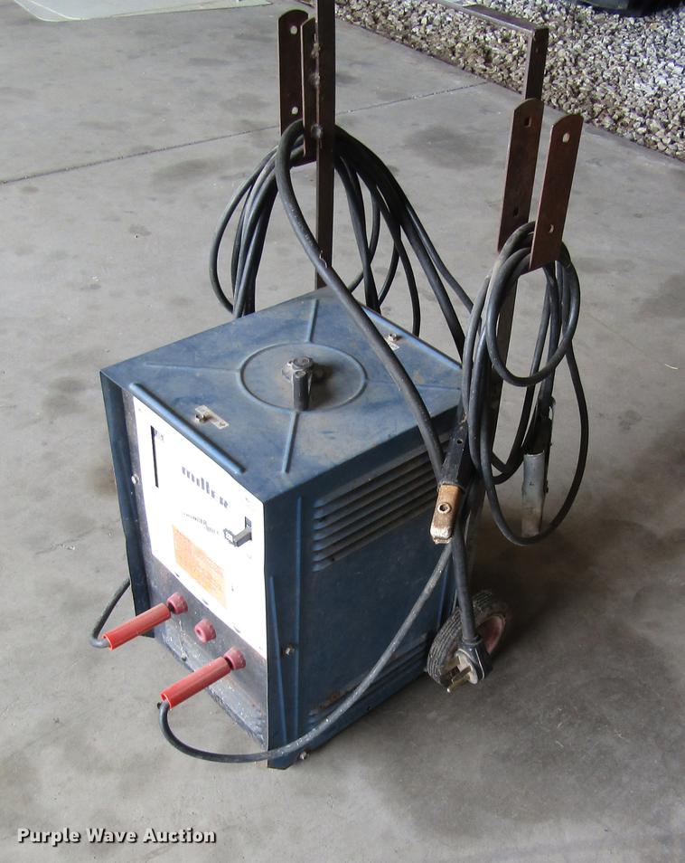 image for item EI9332 Miller Thunderbolt AC welder