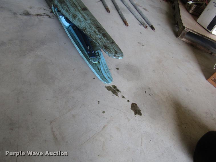 image for item EI9345 Irrigation pipe straightener