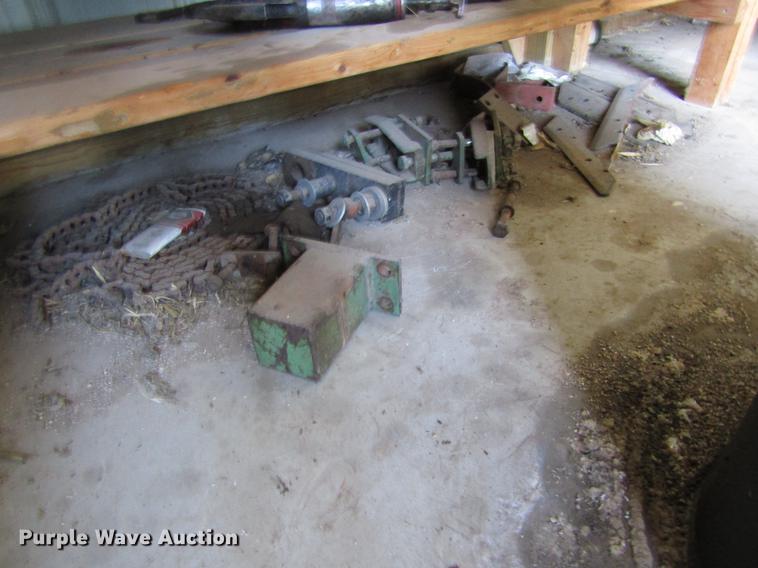 image for item EI9351 Hardware and parts