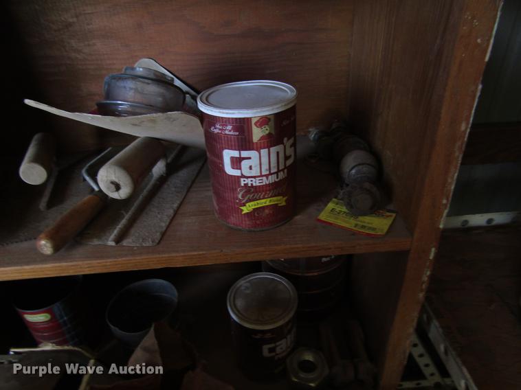 image for item EI9351 Hardware and parts