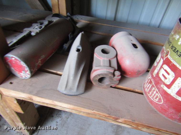 image for item EI9351 Hardware and parts