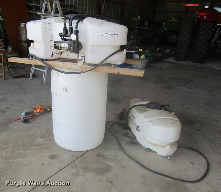 image for item EI9355 (2) sprayers