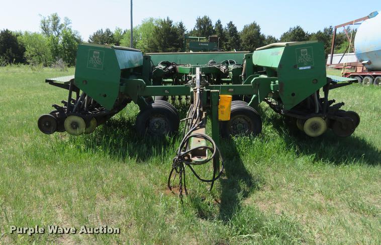 image for item EJ9600 Great Plains Solid Stand 30 grain drill