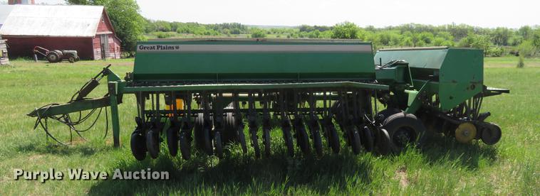 image for item EJ9600 Great Plains Solid Stand 30 grain drill