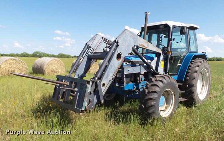 image for item EN9570 1993 Ford 7740 MFWD tractor