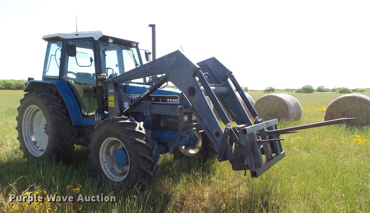image for item EN9570 1993 Ford 7740 MFWD tractor