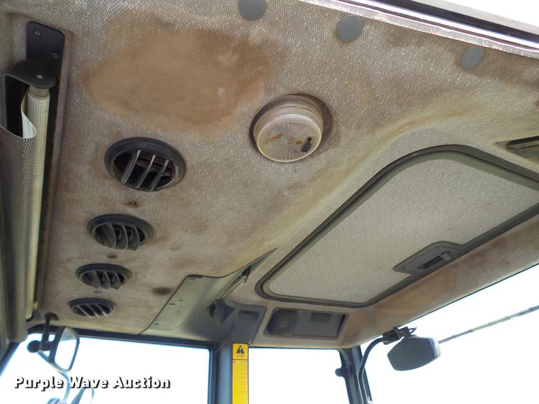 image for item EN9570 1993 Ford 7740 MFWD tractor