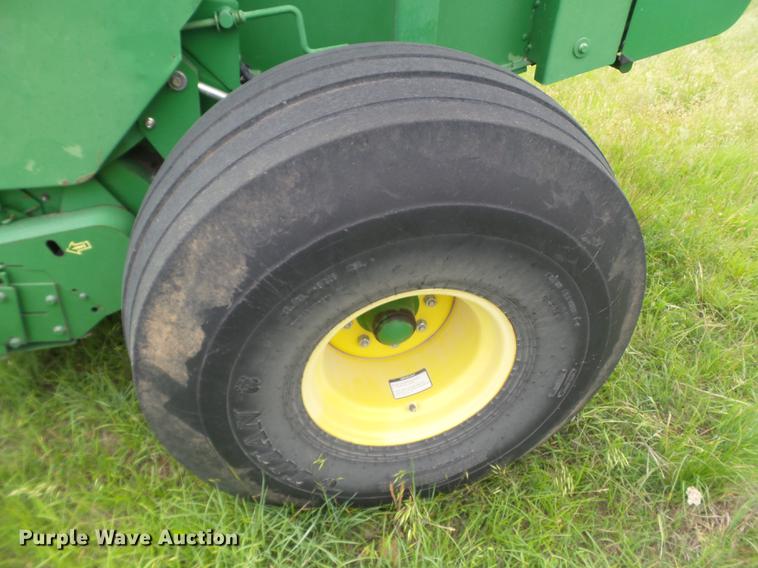 image for item EN9572 2008 John Deere 568 Mega Wide Plus round baler