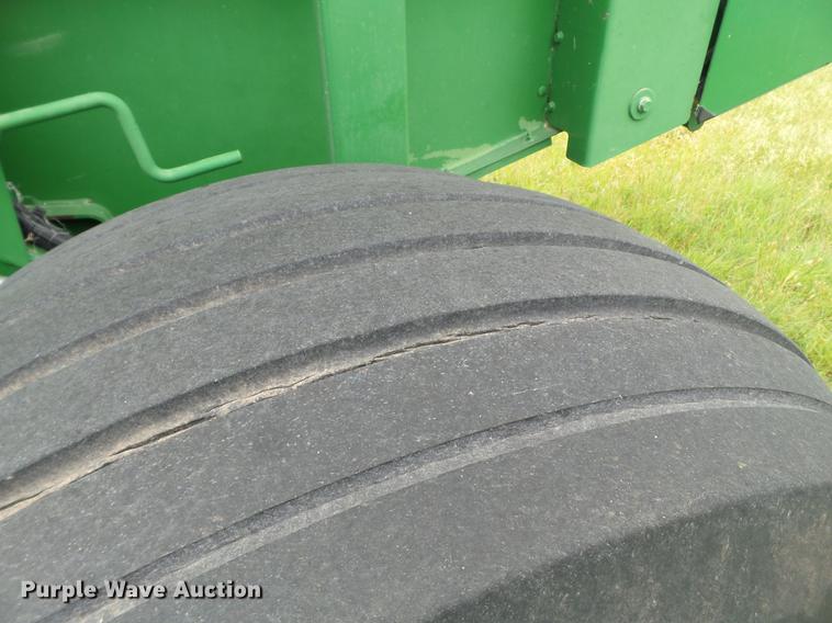 image for item EN9572 2008 John Deere 568 Mega Wide Plus round baler