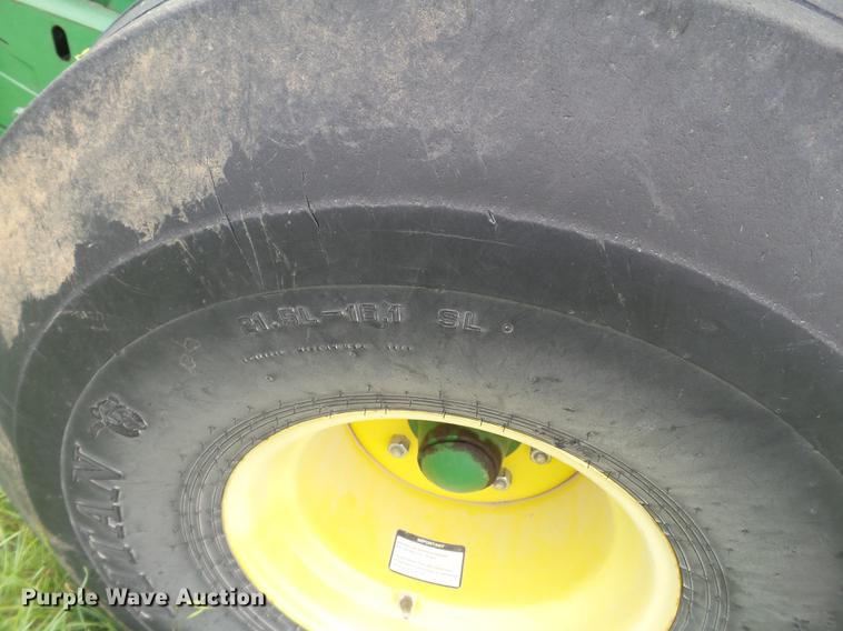 image for item EN9572 2008 John Deere 568 Mega Wide Plus round baler